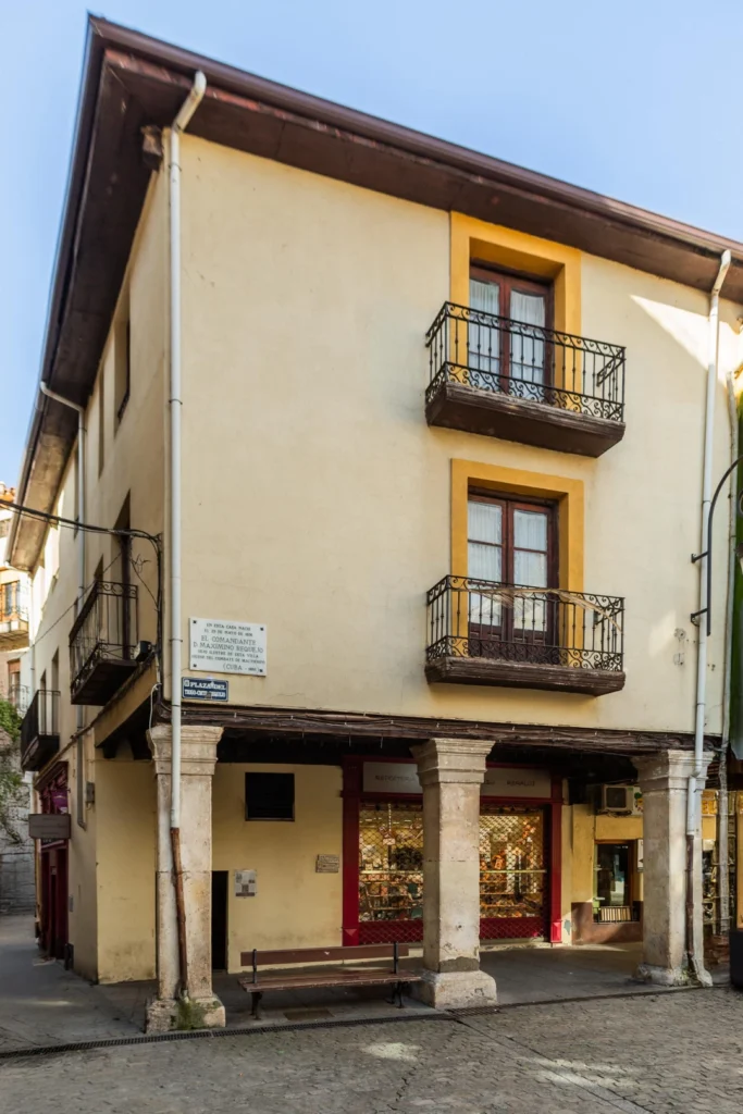 Casa Castellana (Siglo XVIII) – Comandante Requejo